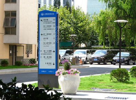 通江哪些因素影响宣传栏的制作？